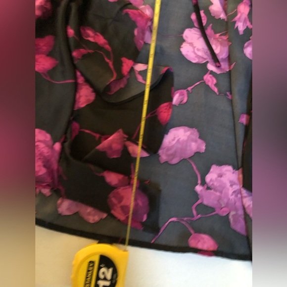 Venus size XL black & pink floral print high / low duster ties at front - Picture 3 of 16